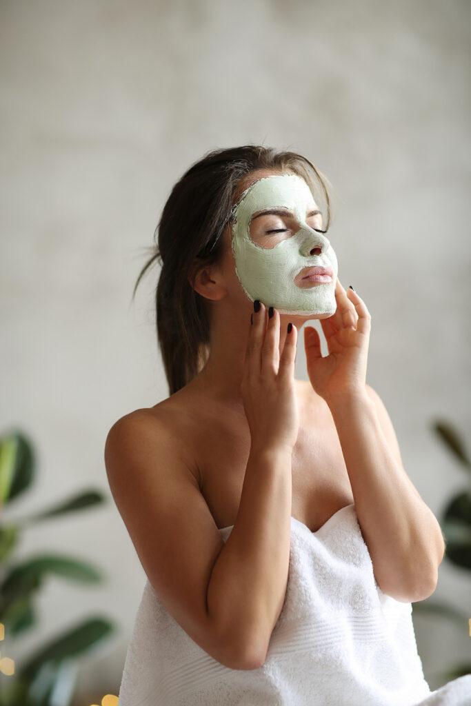 woman-spa-683x1024 Mastering the Art of Applying White Tea on Your Face